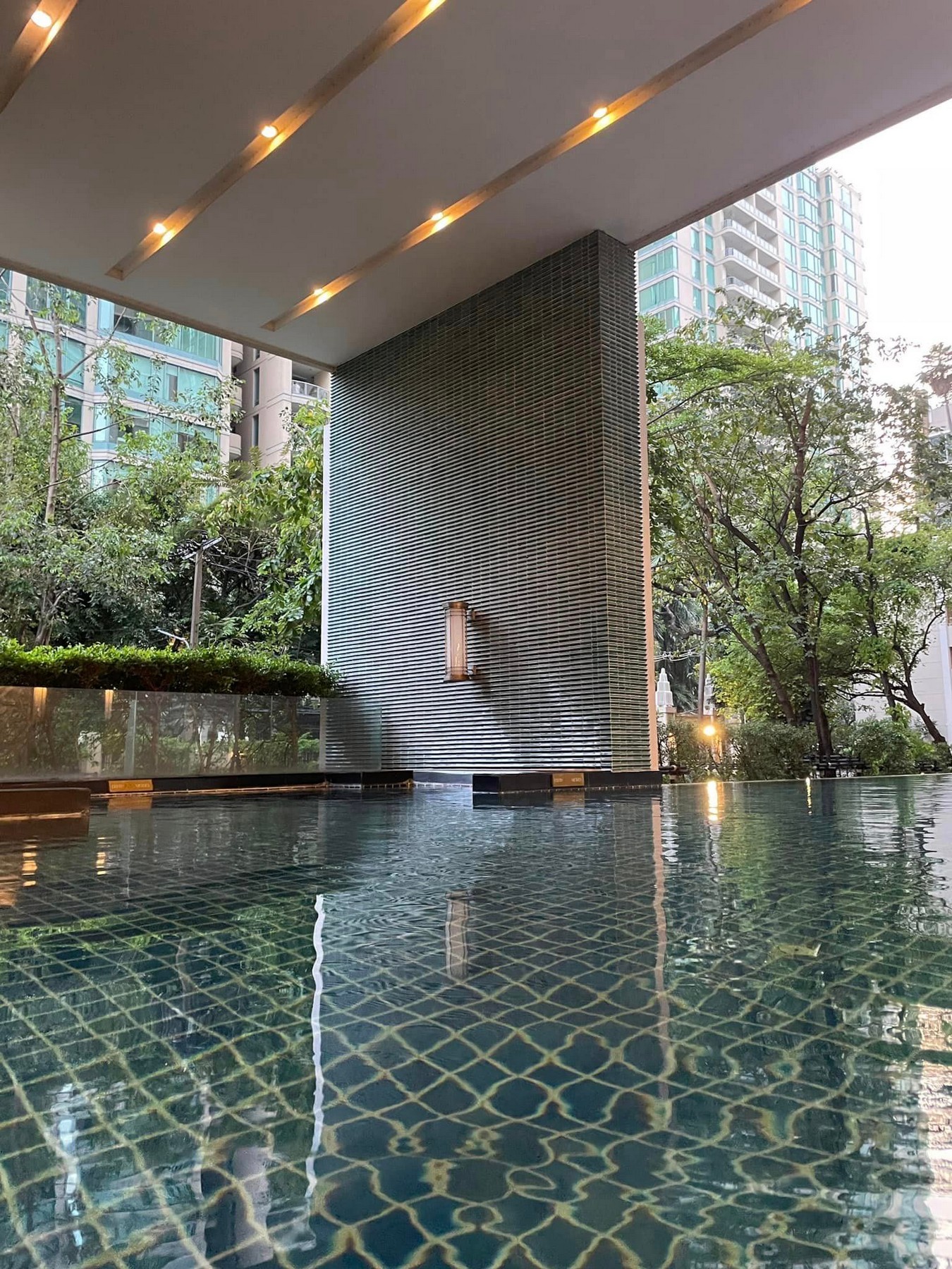 Condo Studio near BTS/MRT at the Address Chidlom 10