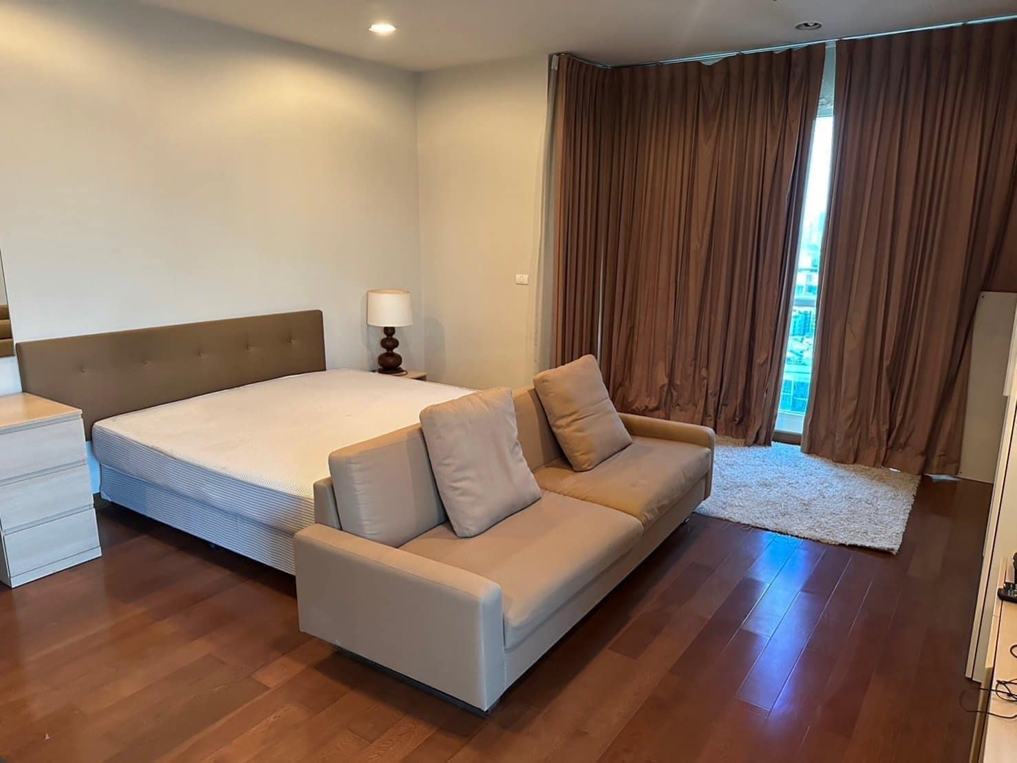 Condo Studio near BTS/MRT at the Address Chidlom