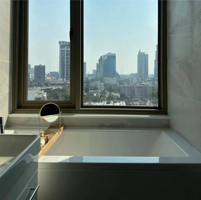 2-Bed Condo near BTS/MRT at Rhythm Ekkamai Estate 8