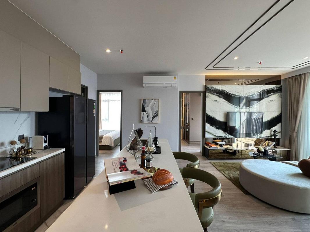 2-Bed Condo near BTS/MRT at Rhythm Ekkamai Estate 2