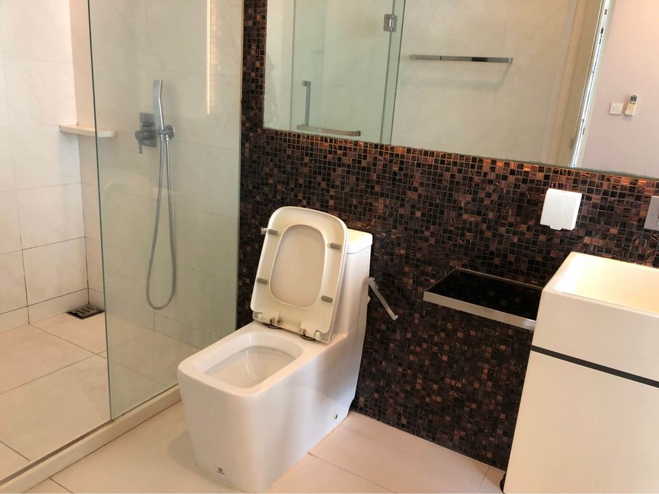 2-Bed Condo near BTS/MRT at the Room Sukhumvit 69 12