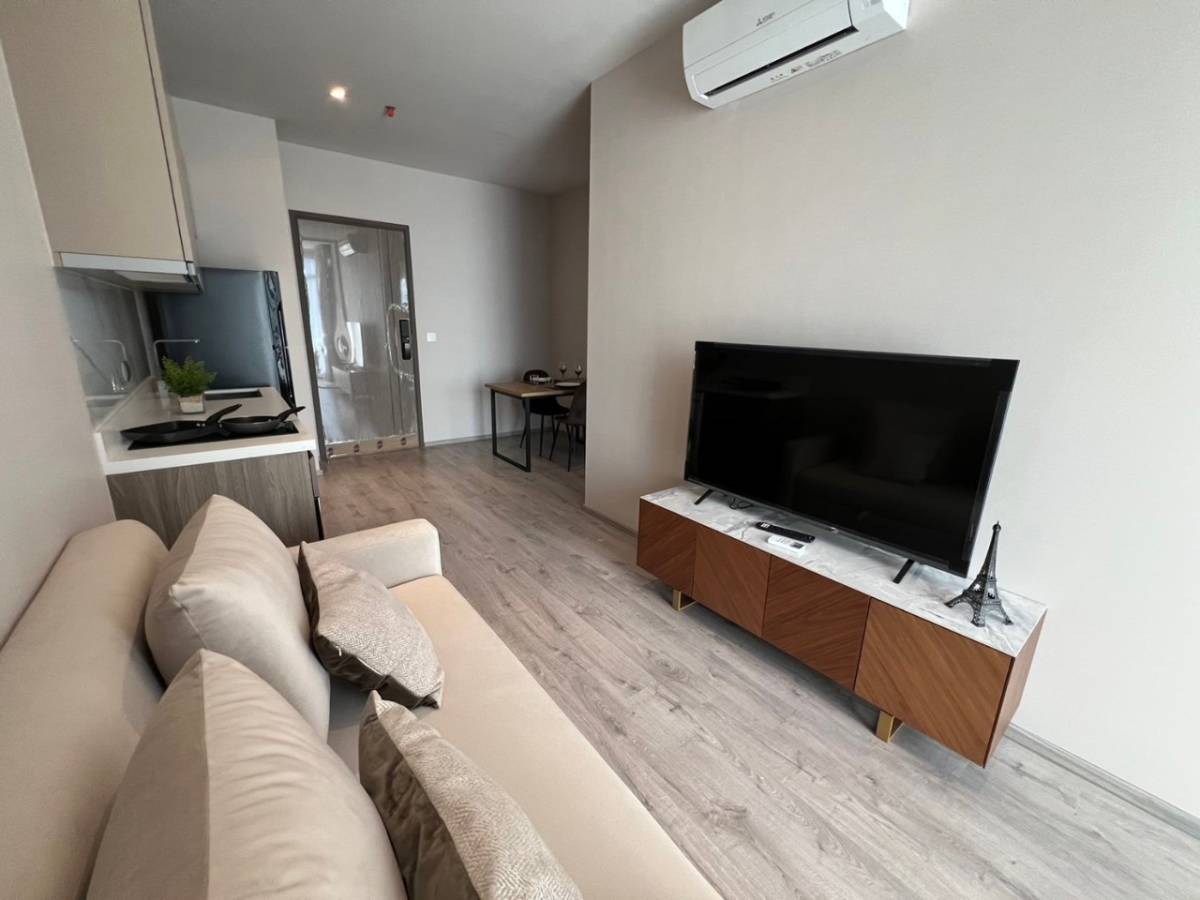 1-Bed Condo near BTS/MRT at Rhythm Ekkamai Estate