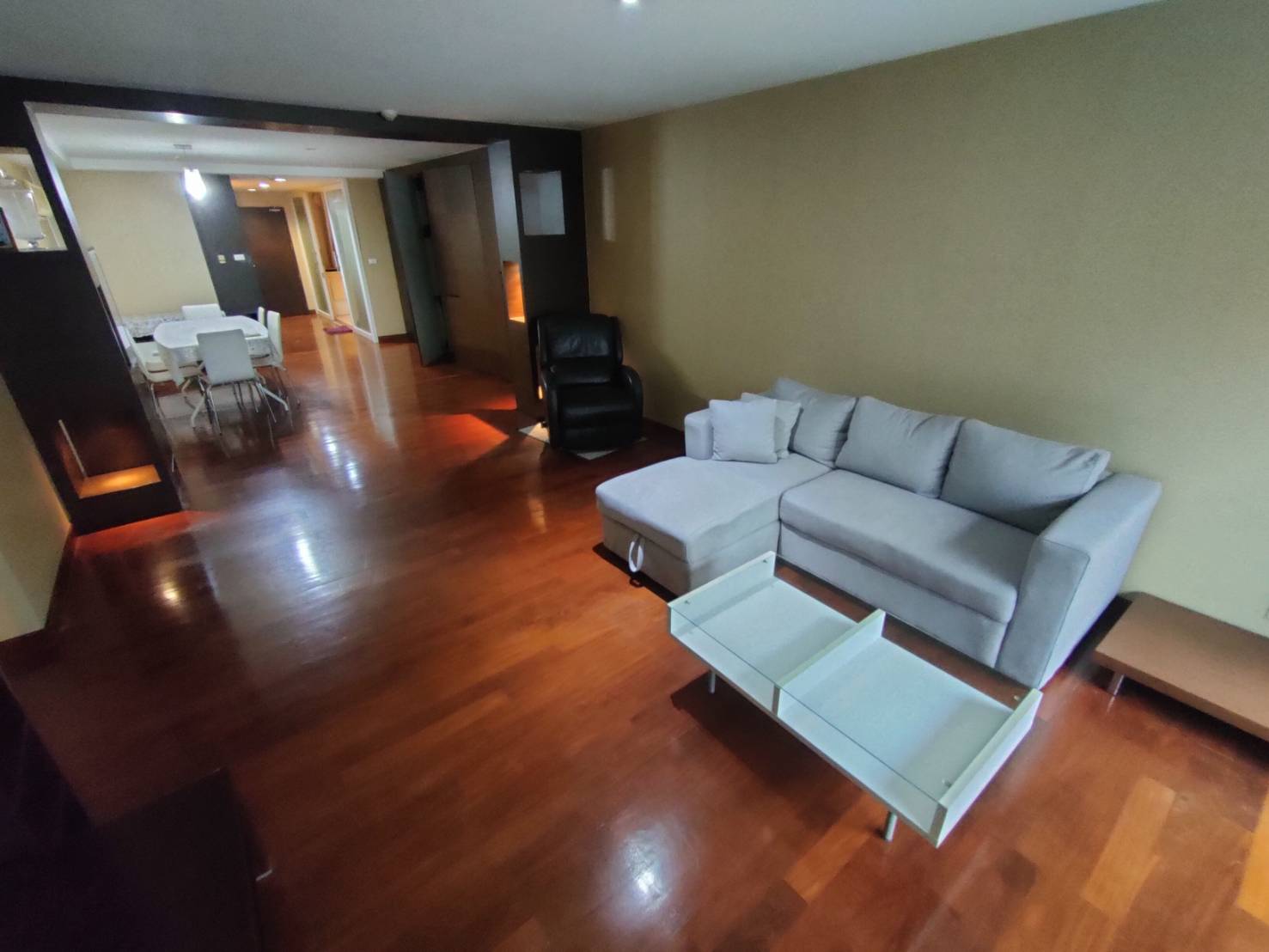 2-Bed Condo near BTS/MRT at Urbana Sukhumvit 15 2