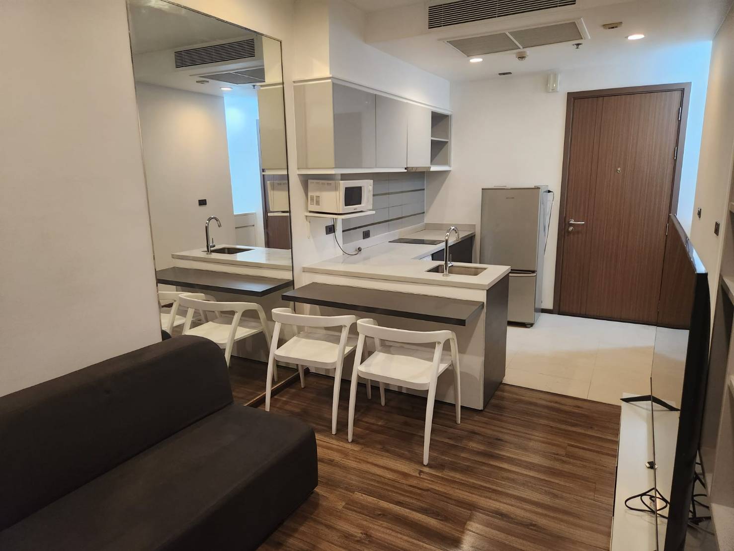 1-Bed Condo near BTS/MRT at WYNE Sukhumvit