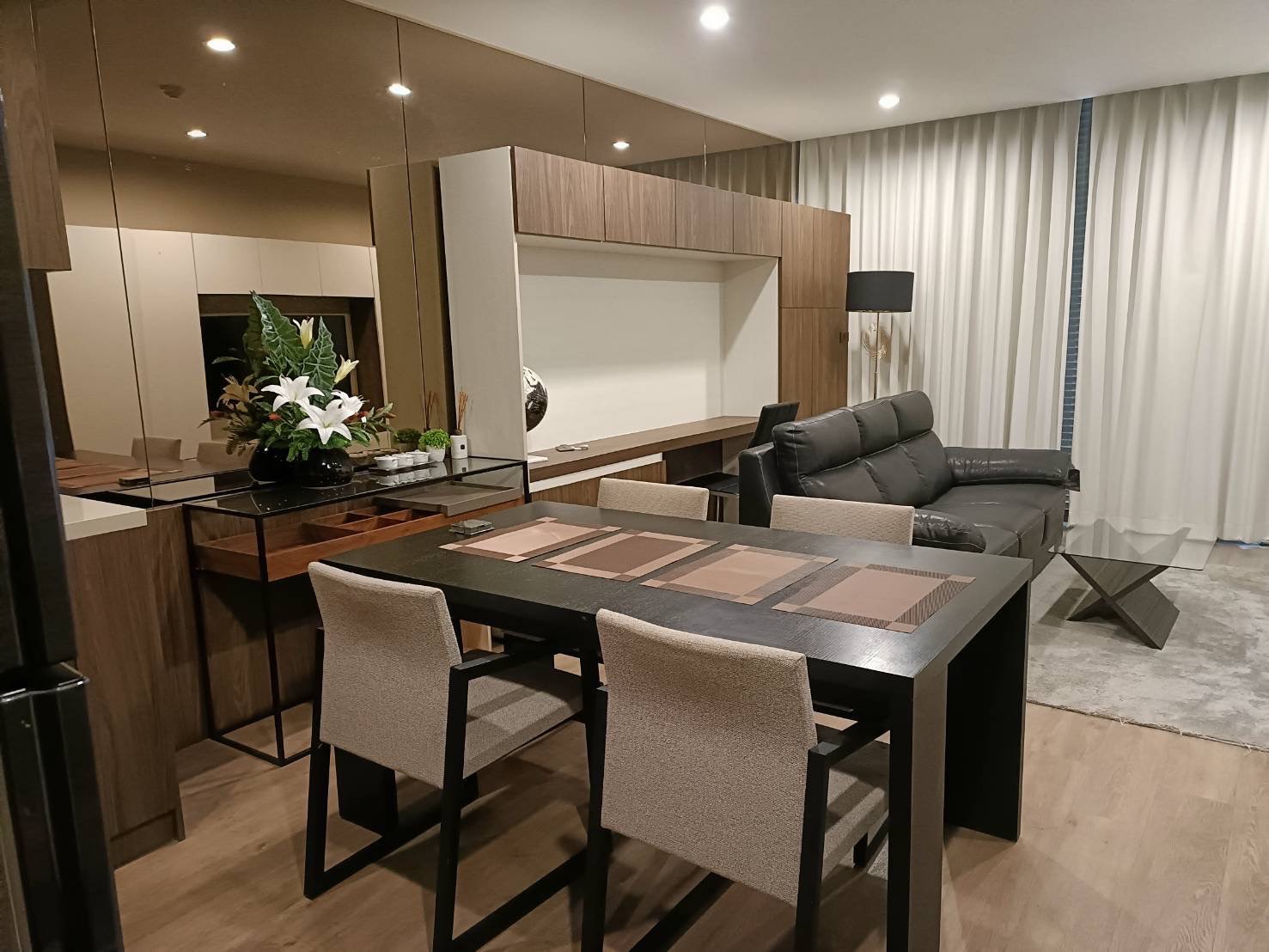 1-Bed Condo at Noble Above Wireless-Ruamrudee 2