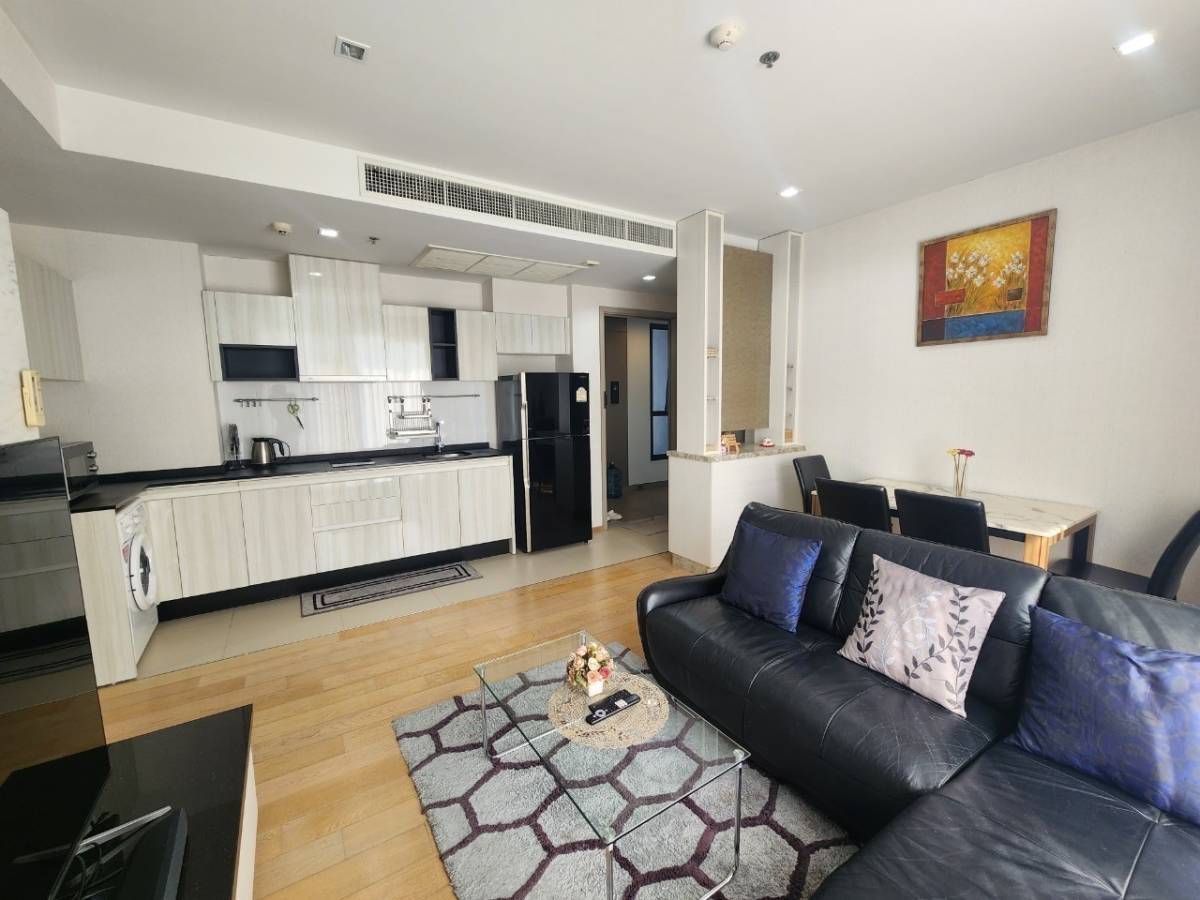 2-Bed Condo near BTS/MRT at HQ by Sansiri 2