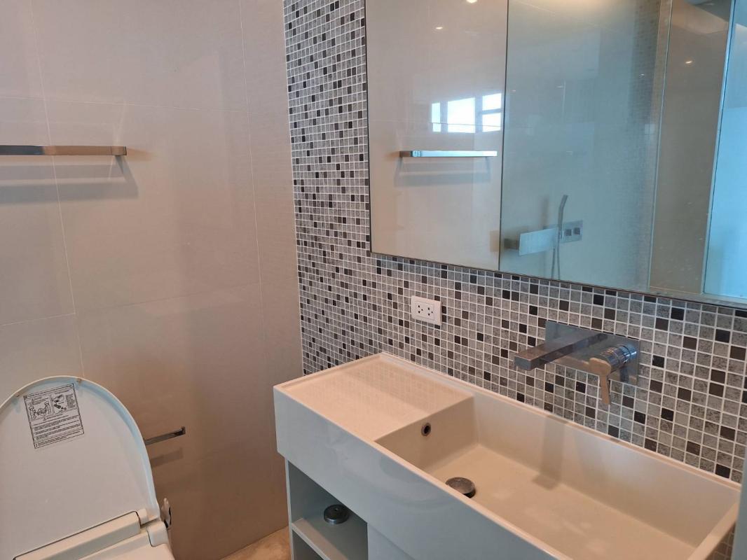 1-Bed Condo near BTS/MRT at the Room Sukhumvit 21 9