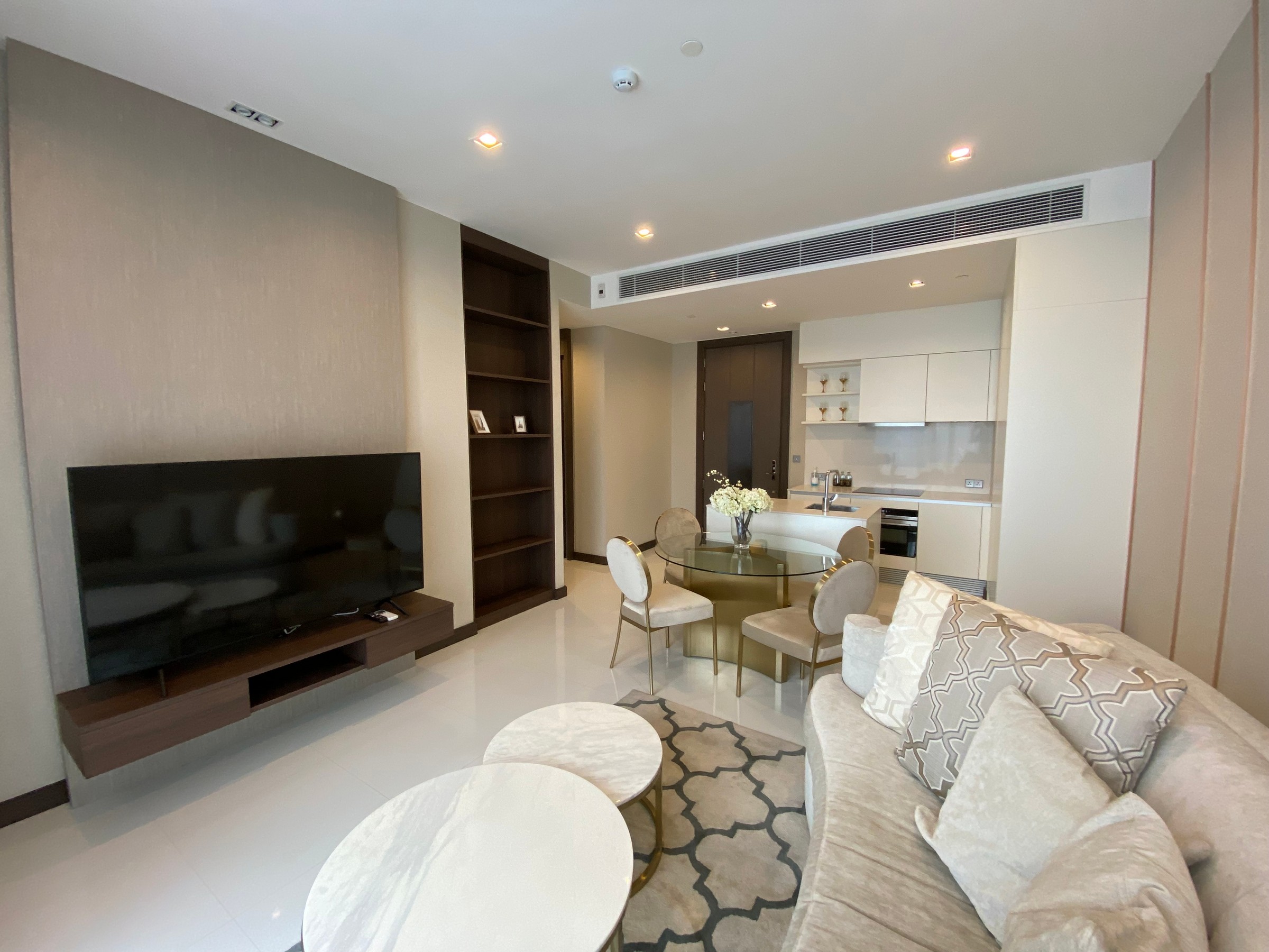2-Bed Condo near BTS/MRT at Q 1  Condo Sukhumvit