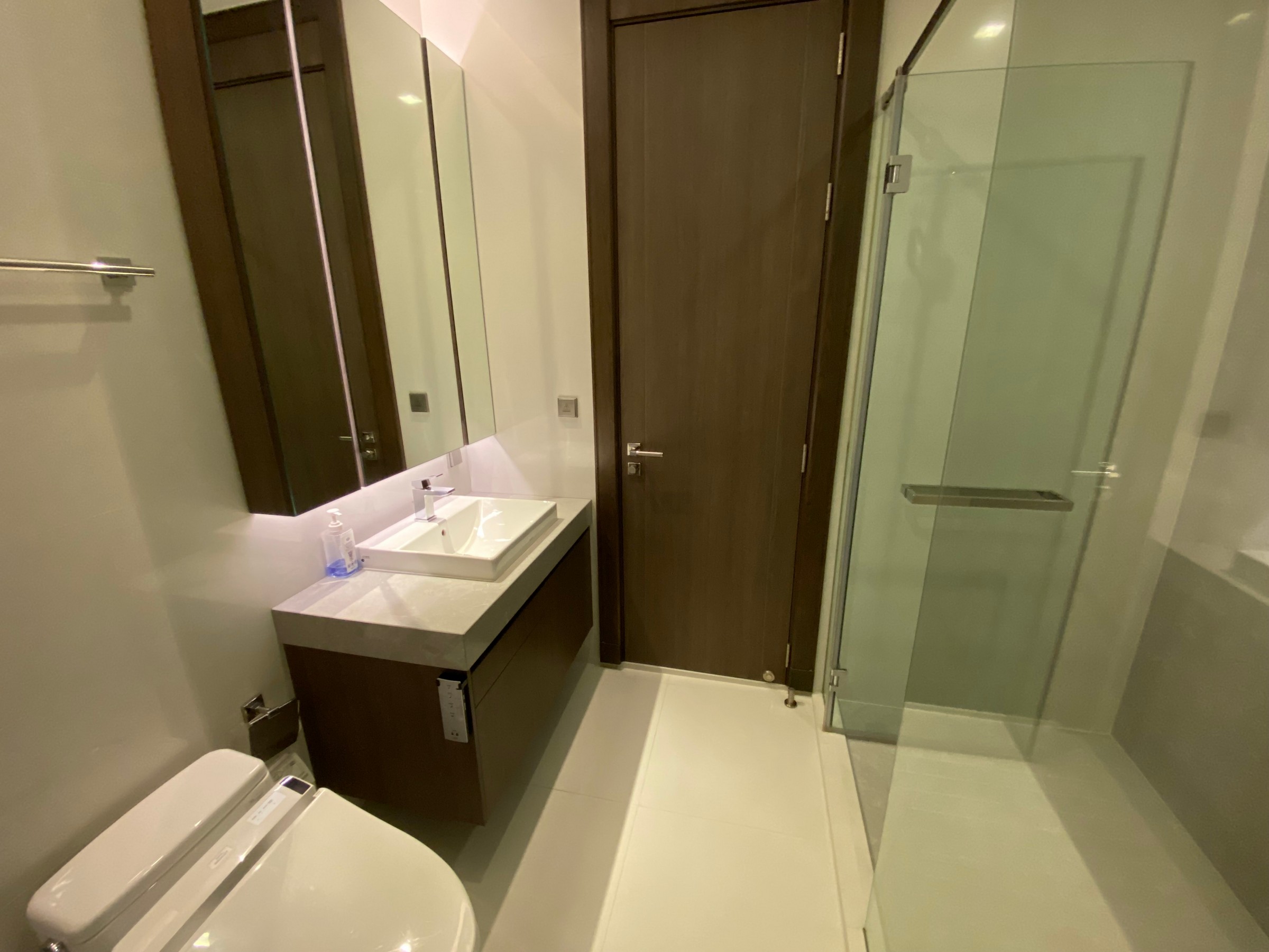 2-Bed Condo near BTS/MRT at Q 1  Condo Sukhumvit 10