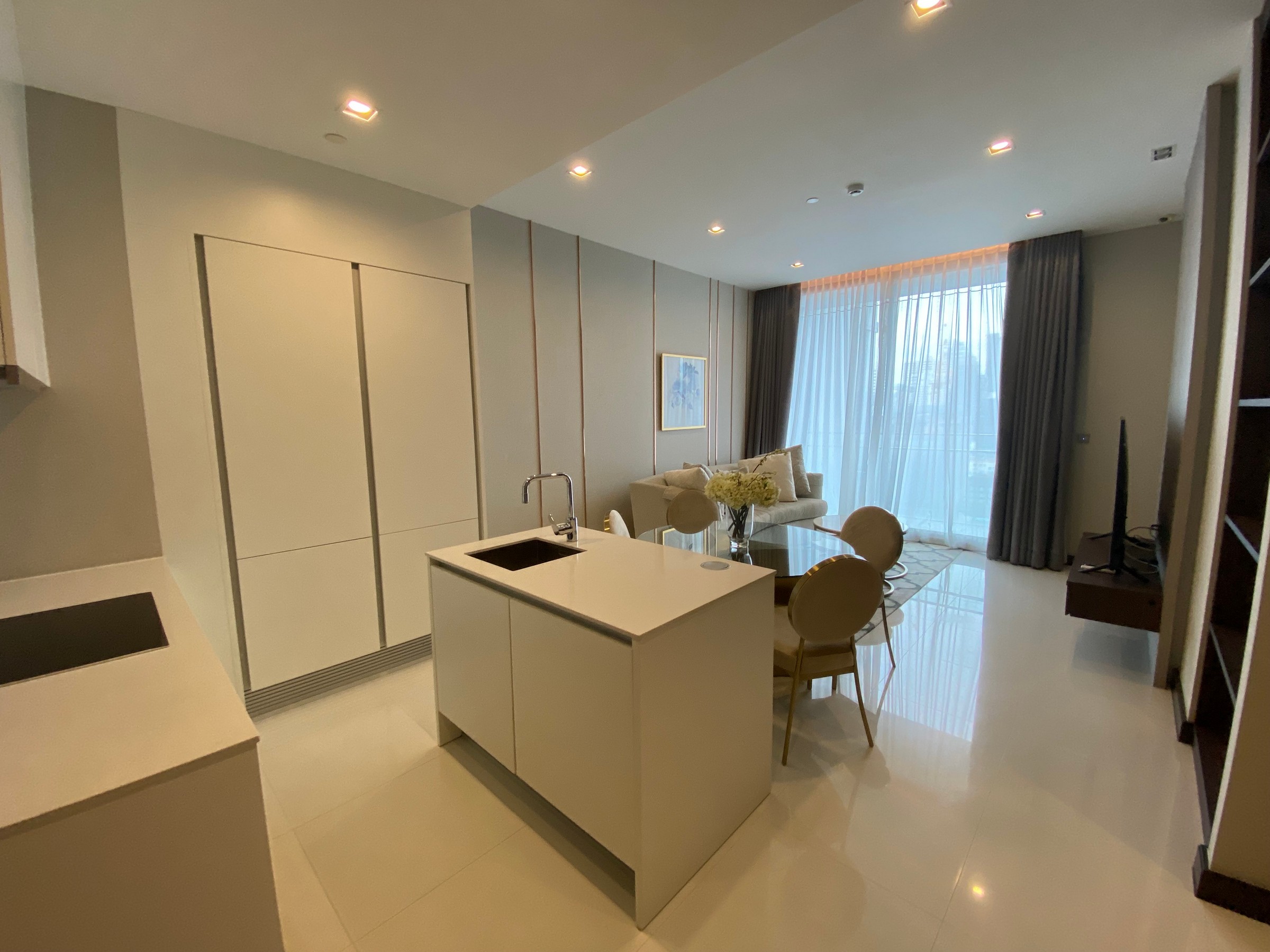 2-Bed Condo near BTS/MRT at Q 1  Condo Sukhumvit 2