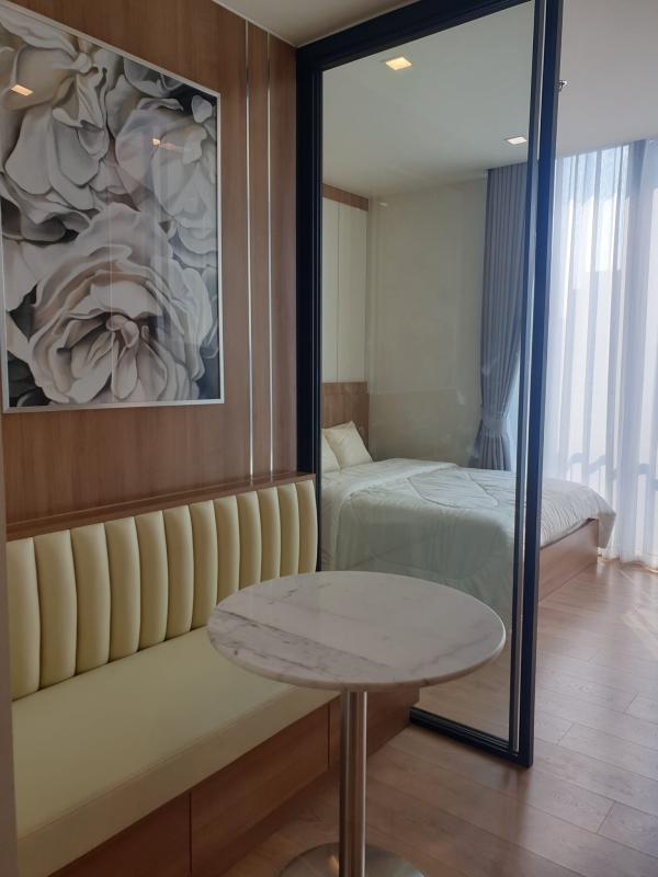 Condo Studio near the Park at Noble Around 33