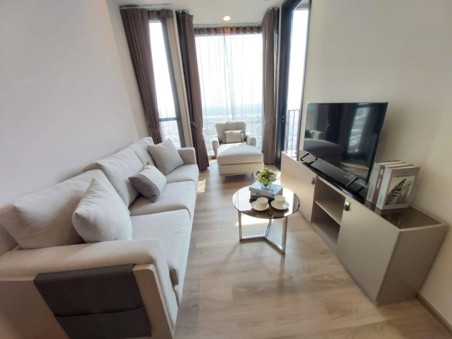 1-Bed Condo with Rooftop Pool at OKA HAUS Sukhumvit 36