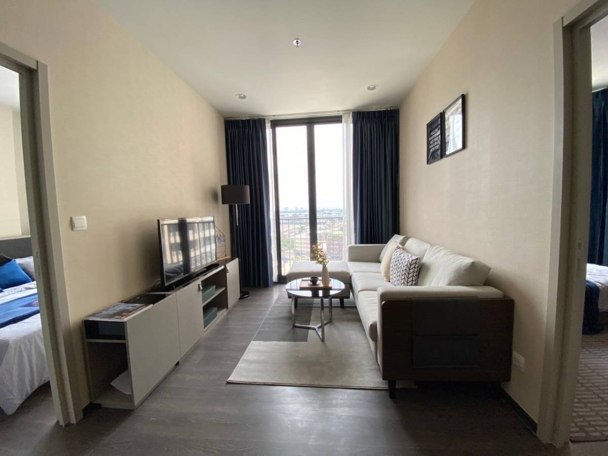 2-Bed Condo with Rooftop Pool at OKA HAUS Sukhumvit 36 2