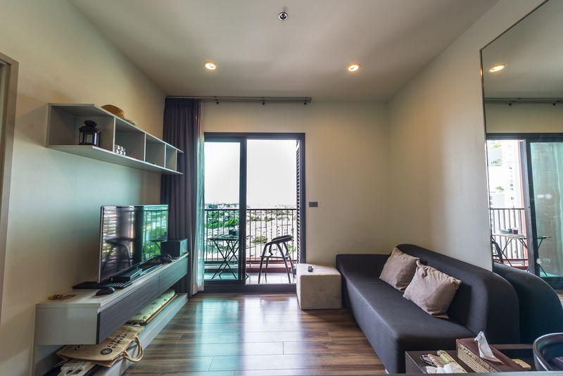 1-Bed Condo near BTS/MRT at WYNE Sukhumvit
