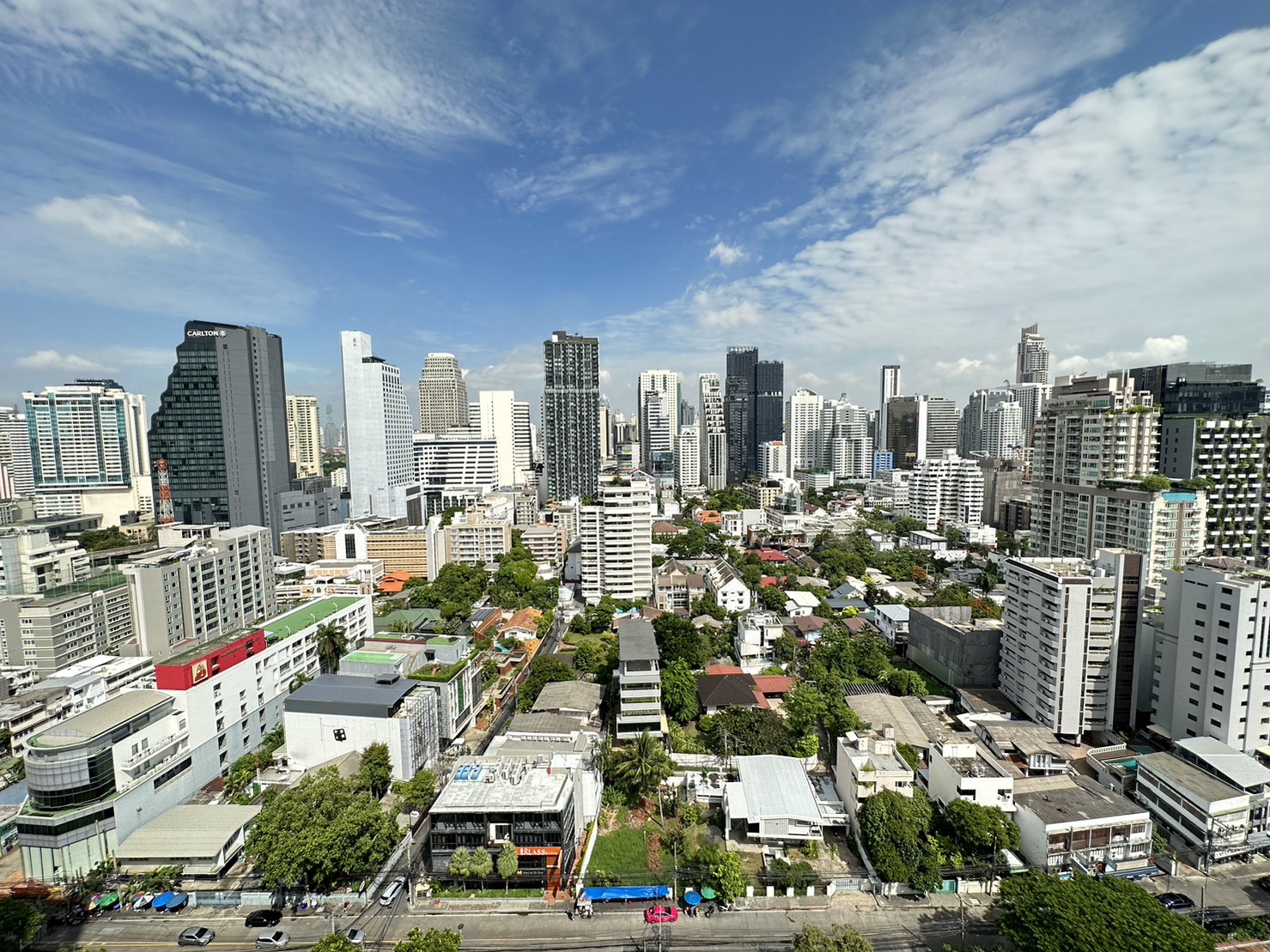 2-Bed Condo near the Park at Noble Around 33 11