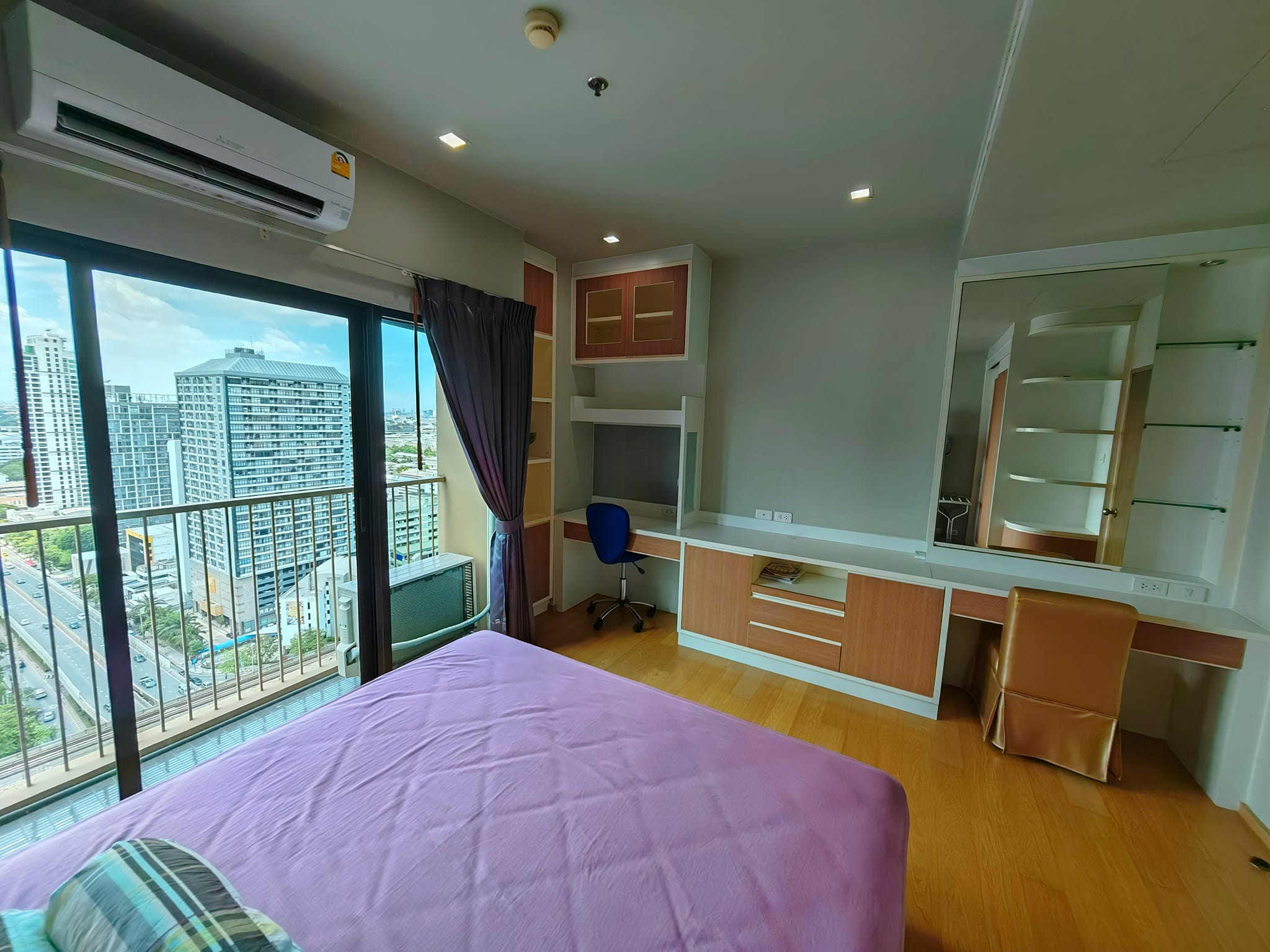 1-Bed Condo near the Park at Noble Revent 8