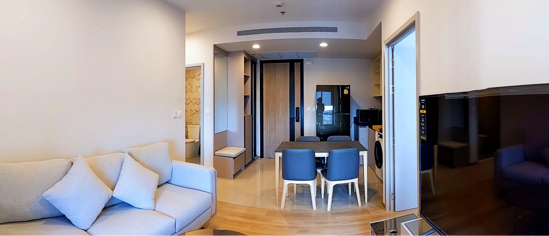 2-Bed Condo with Rooftop Pool at OKA HAUS Sukhumvit 36